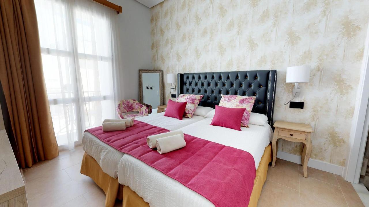 Hostal Boutique La Espanola Рота Экстерьер фото