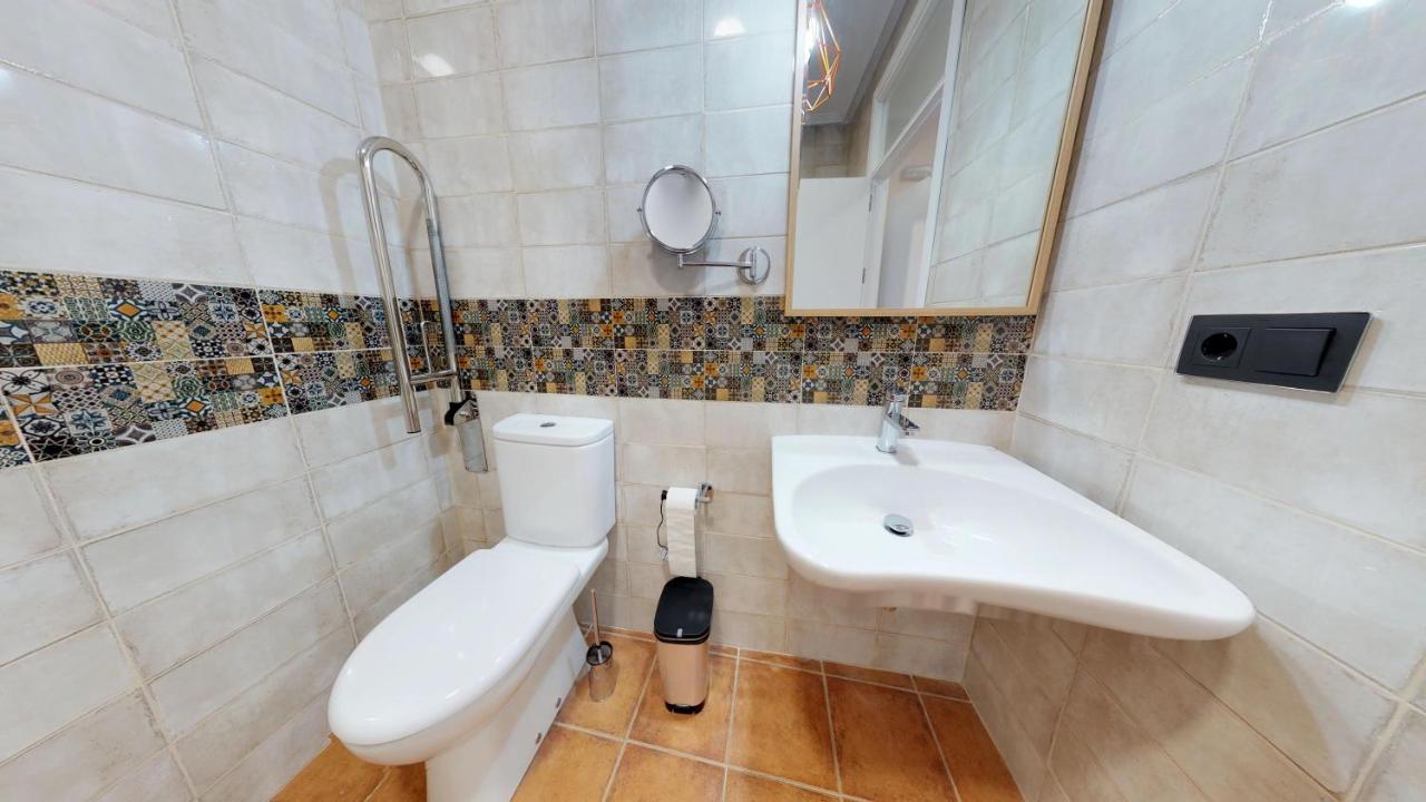 Hostal Boutique La Espanola Рота Экстерьер фото